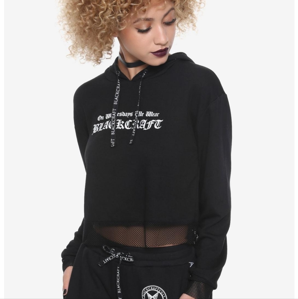 BlackCraft Girls Crop Hoodie Hot Topic Exclusive